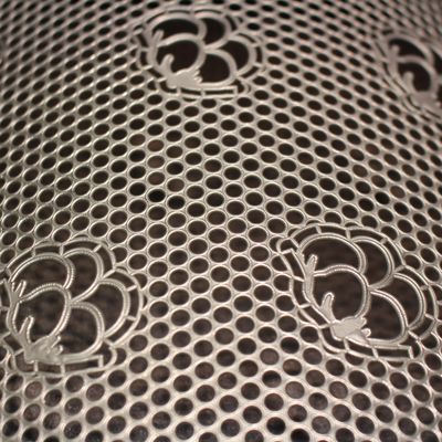 購入 コーティングの回転式ニッケルのスクリーンによってカスタマイズされるサイズ パターン特別なSpounlaceスクリーンのジャカード スクリーン online manufacture