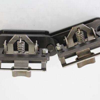 ブルックナー仕上げ機用スペアパーツ 垂直型ステンターチェーンリンク（耐腐食性・低メンテナンス操作用黒色ステンレススチール製プロテクター付き）